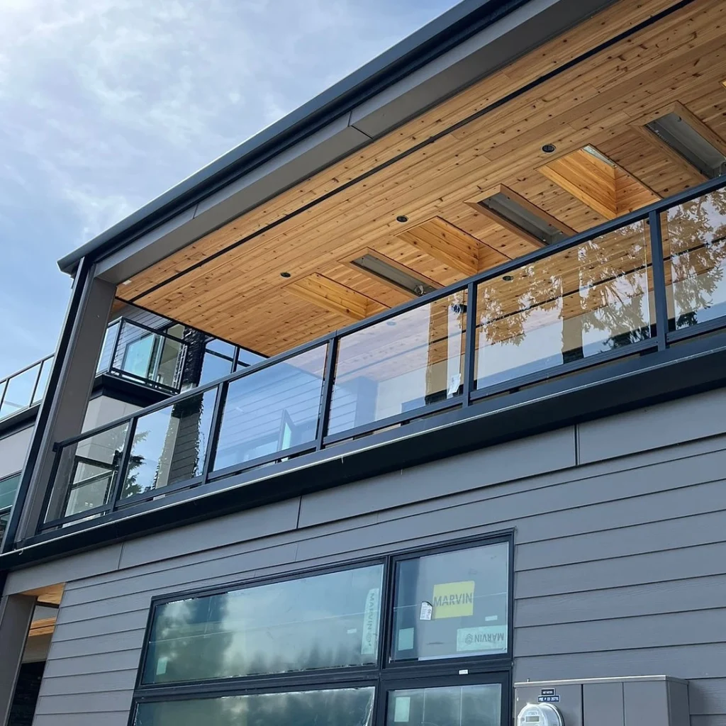 Glass balcony railing example 6